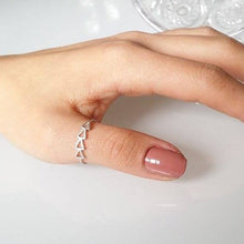 Load image into Gallery viewer, Triangle Line Ring - Origami Jewels