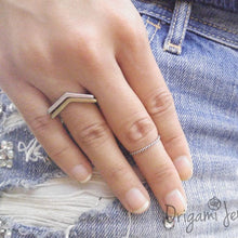 Load image into Gallery viewer, Geometric Chevron Ring - Origami Jewels