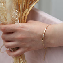 Load image into Gallery viewer, Crescent Bar Bracelet