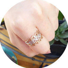 Load image into Gallery viewer, Triangle Line Ring - Origami Jewels