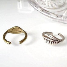 Load image into Gallery viewer, Leaf Midi Ring - Origami Jewels