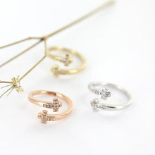 Load image into Gallery viewer, Criss Cross Ring - Origami Jewels