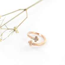 Load image into Gallery viewer, Criss Cross Ring - Origami Jewels