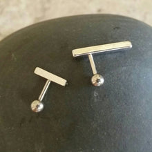 Load image into Gallery viewer, Long Bar Cartilage Earring