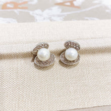 Load image into Gallery viewer, Shell Pearl Earrings - Origami Jewels