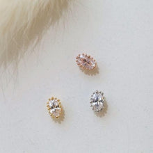 Load image into Gallery viewer, 16g Oval Medusa Piercing • Oval Lippy Loop Labret Lip • Surgical Steel Lip Ring • Geometric Lip Labret • Classy Silver Comfortable Lip Ring