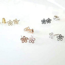 Load image into Gallery viewer, 925 Silver Flower Earrings - Origami Jewels