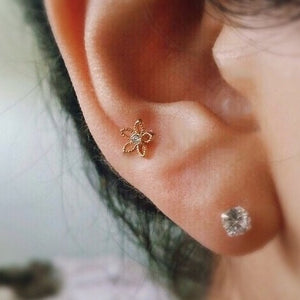 CZ 3d flower cartilage earring, dainty barbell, 4mm flower threadless labret, small tragus earring, conch stud, tiny flower pushback earring