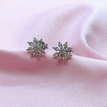 Load image into Gallery viewer, Snowflake Studs - Origami Jewels