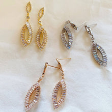 Load image into Gallery viewer, Elegant Bridal Earrings - Origami Jewels