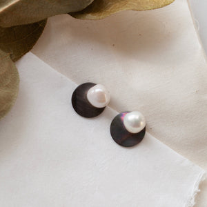 Pearl Shell Earrings - Origami Jewels