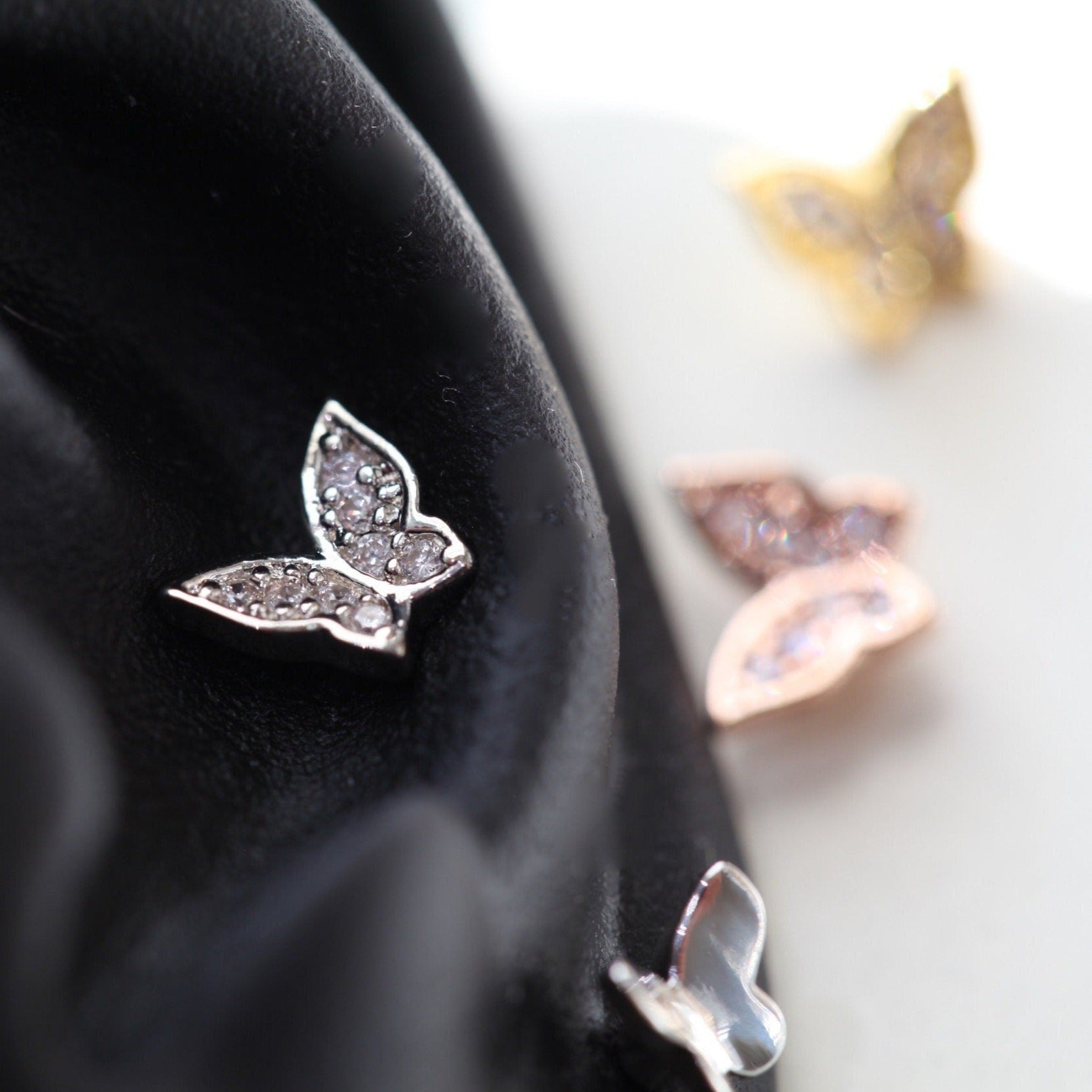 トゥールーズ ロートレック 蝶（LES PAPILLONS) CZ Pave Butterfly Earring – Origami Jewels