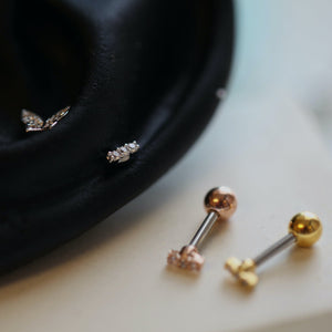 Teeny Tiny Pave Bar Labret, CZ bar cartilage piercing, simple helix threadless pushback, 4mm tragus stud, line cartilage gold bar earring