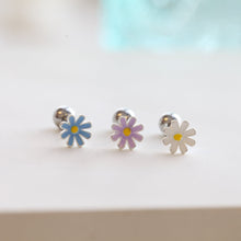 Load image into Gallery viewer, Daisy cartilage earring, 18g threadless pushin tragus labret, dainty flower barbell helix daith conch tiny flower conch earring, 20g labret