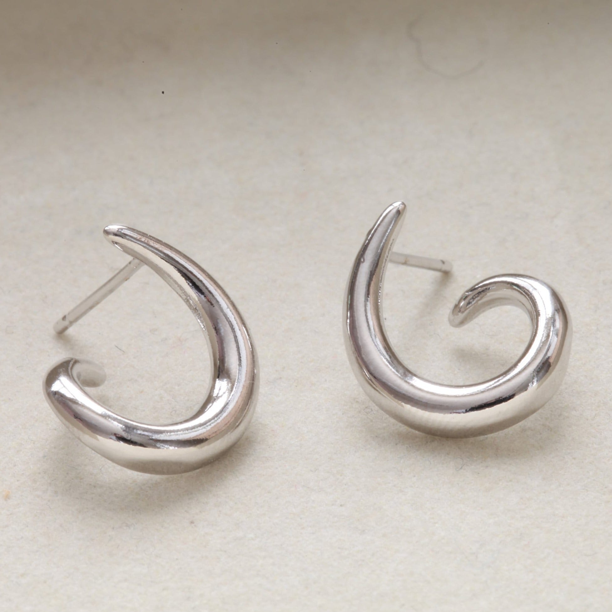 Silver Spiral Stud Earring 16g Silver Spiral Earring Delicate Circle Swirl Stud Geometric Earring Screw Back Earring M Size Large Size M Size 