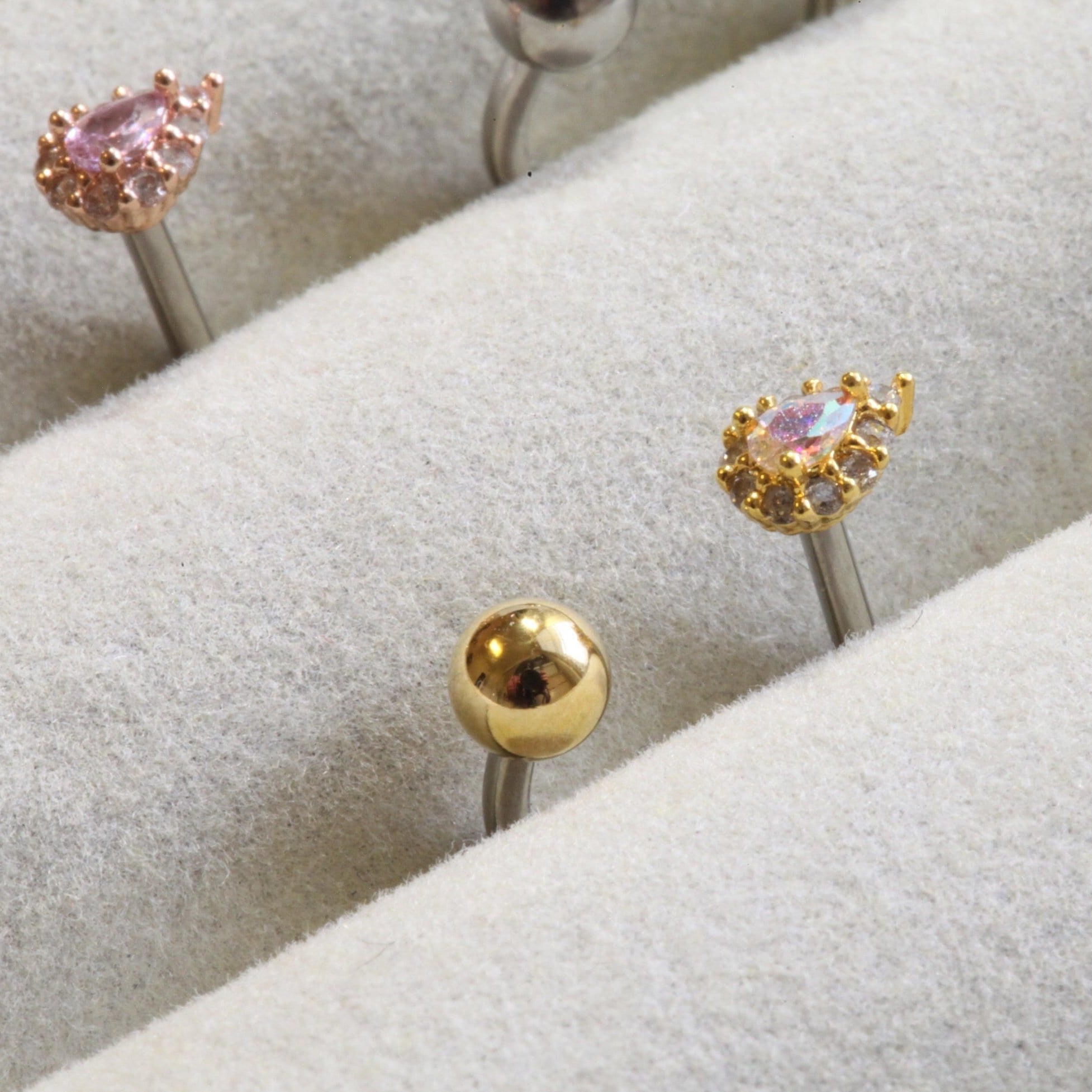 16g Iridescent Teardrop Medusa Ring