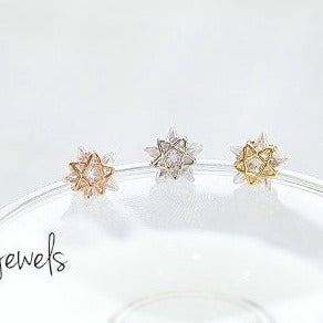 CZ Star cartilage earring, star helix threadless labret, dainty conch piercing, delicate star earring, wedding jewelry, bridesmaids gifts