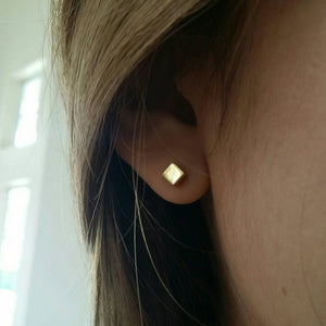 Tiny Gold Square Cartilage earrings, cube threadless pushbacks, black silver cube cartilage, geometric piercing, simple gold classic jewelry